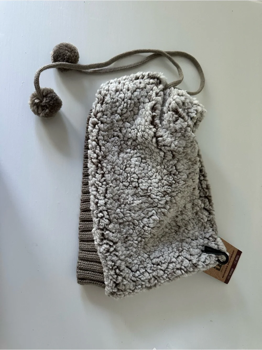 Muk Luks Beige Sherpa Pom-Pom Neck Warme NWT